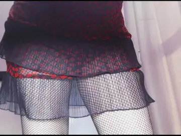 Va-len-cia  live sex cam