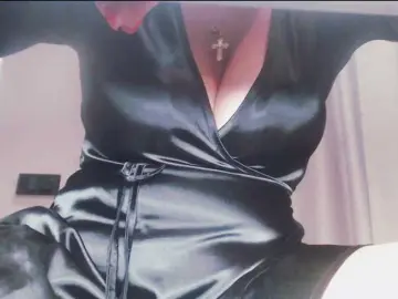 Va-len-cia  live sex cam