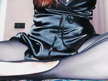Va-len-cia  live sex cam