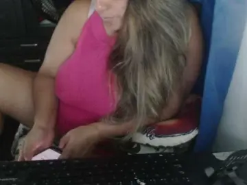 Adrianamilf44  live sex cam