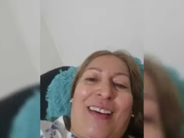 Miatitsmature  live sex cam