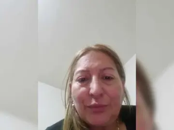 Miatitsmature  live sex cam