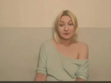 Bonniee  live sex cam
