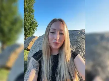 KiraBlake  live sex cam