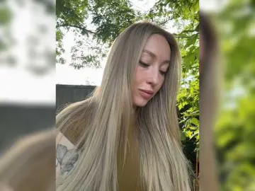 KiraBlake  live sex cam