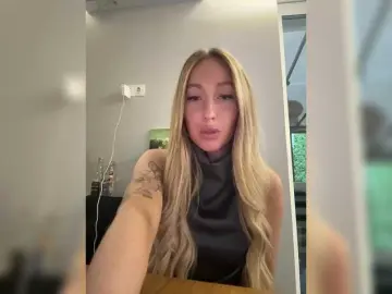 KiraBlake  live sex cam