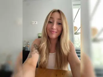 KiraBlake  live sex cam