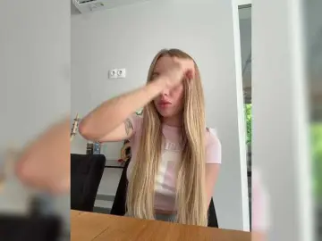 KiraBlake  live sex cam