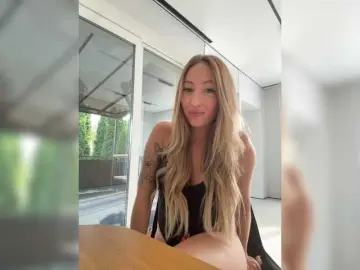KiraBlake  live sex cam