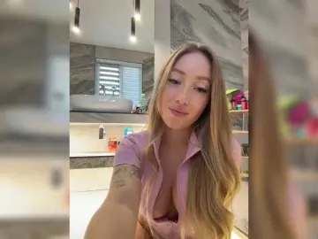 KiraBlake  live sex cam