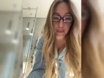KiraBlake  live sex cam