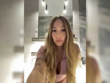 KiraBlake  live sex cam