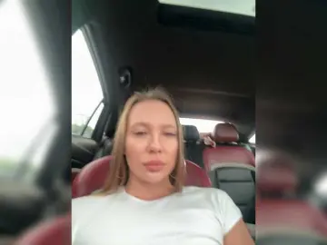Linnea-67  live sex cam