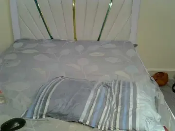 Petiteblossom  live sex cam