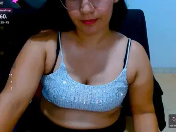 Hilaryhot18  live sex cam