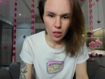 LisaDaniels  live sex cam