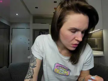 LisaDaniels  live sex cam