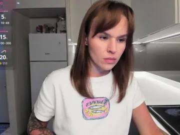LisaDaniels  live sex cam