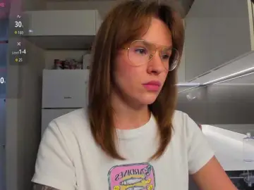 LisaDaniels  live sex cam