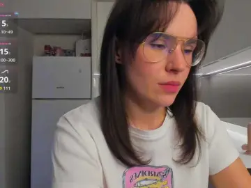 LisaDaniels  live sex cam