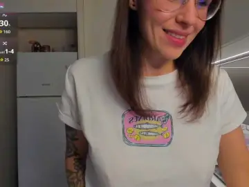 LisaDaniels  live sex cam