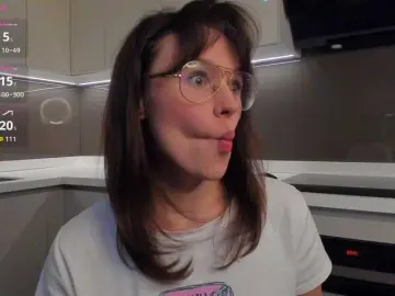LisaDaniels  live sex cam