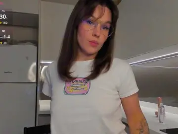 LisaDaniels  live sex cam
