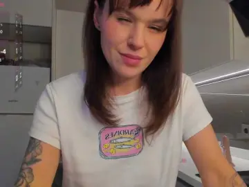 LisaDaniels  live sex cam