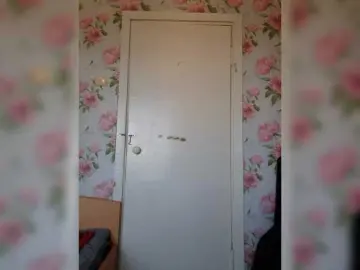 Kiskas12  live sex cam