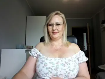 EmillyLove  live sex cam