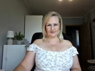 EmillyLove  live sex cam