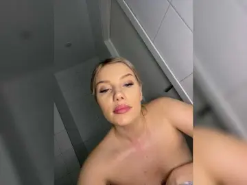 LYLAtop  live sex cam