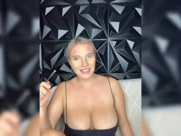 LYLAtop  live sex cam
