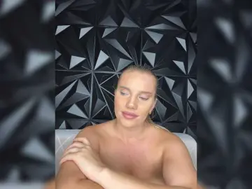 LYLAtop  live sex cam