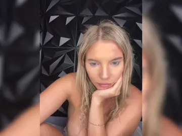 LYLAtop  live sex cam