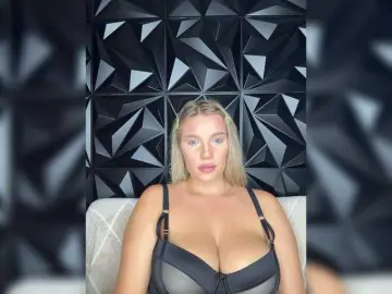 LYLAtop  live sex cam