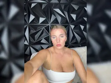 LYLAtop  live sex cam