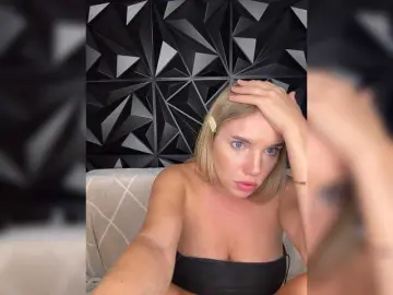 LYLAtop  live sex cam