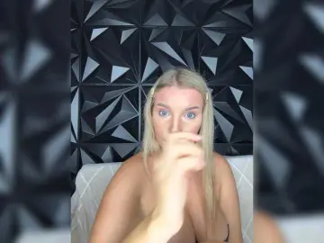 LYLAtop  live sex cam
