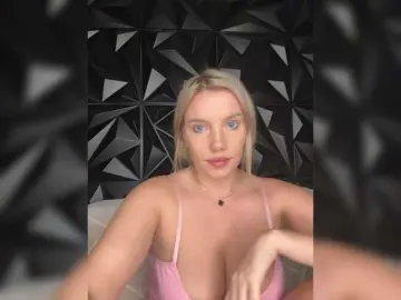 LYLAtop  live sex cam