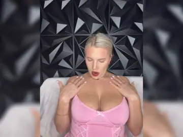 LYLAtop  live sex cam
