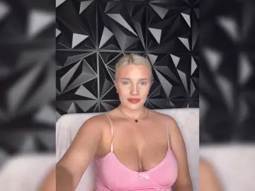 LYLAtop  live sex cam