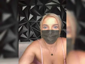 LYLAtop  live sex cam