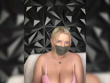 LYLAtop  live sex cam