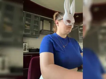 Marika1  live sex cam