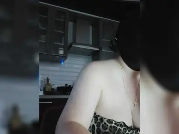 Marika1  live sex cam