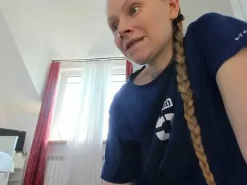 SansaStaark  live sex cam
