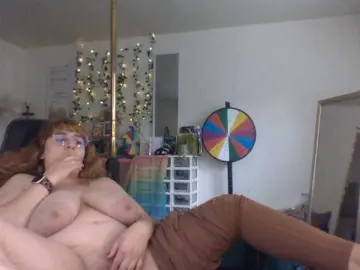 Bustyprincessleila  live sex cam