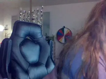 Bustyprincessleila  live sex cam