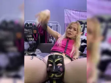 Freakfarm  live sex cam
